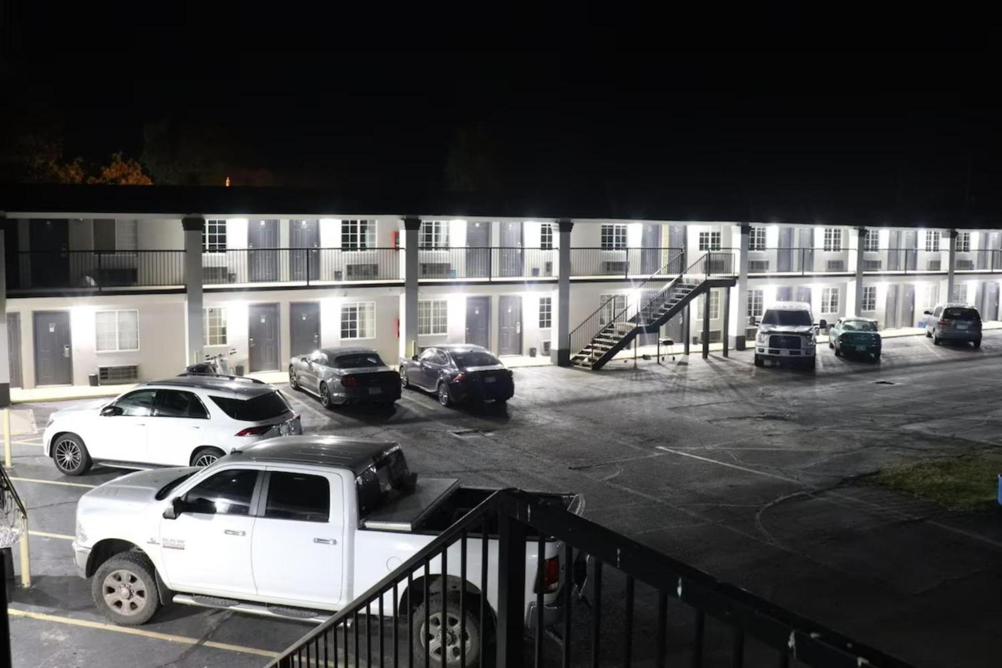 Deluxe Inn & Suites By Oyo Miami Ok Екстер'єр фото